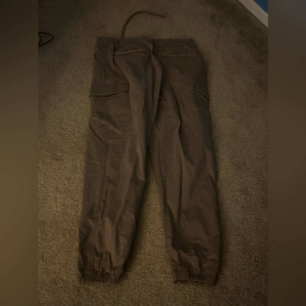 UNIQLO SIZE SMALL MEN CARGOS